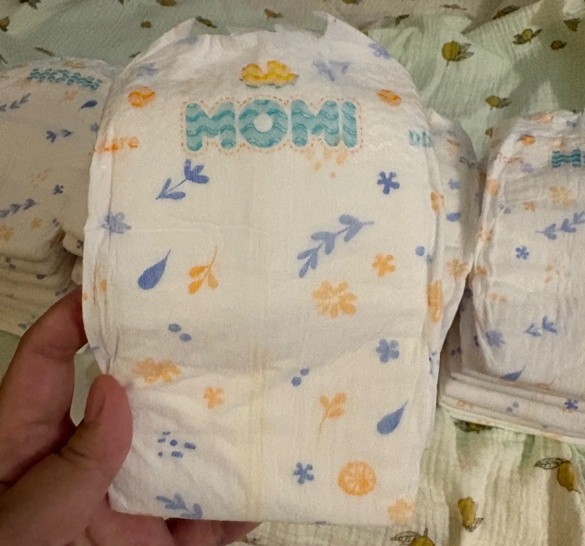 Отдам за шоколадку памперсы MOMI Comfort care 1 размера около 40-50 шт. (стали малы реб...