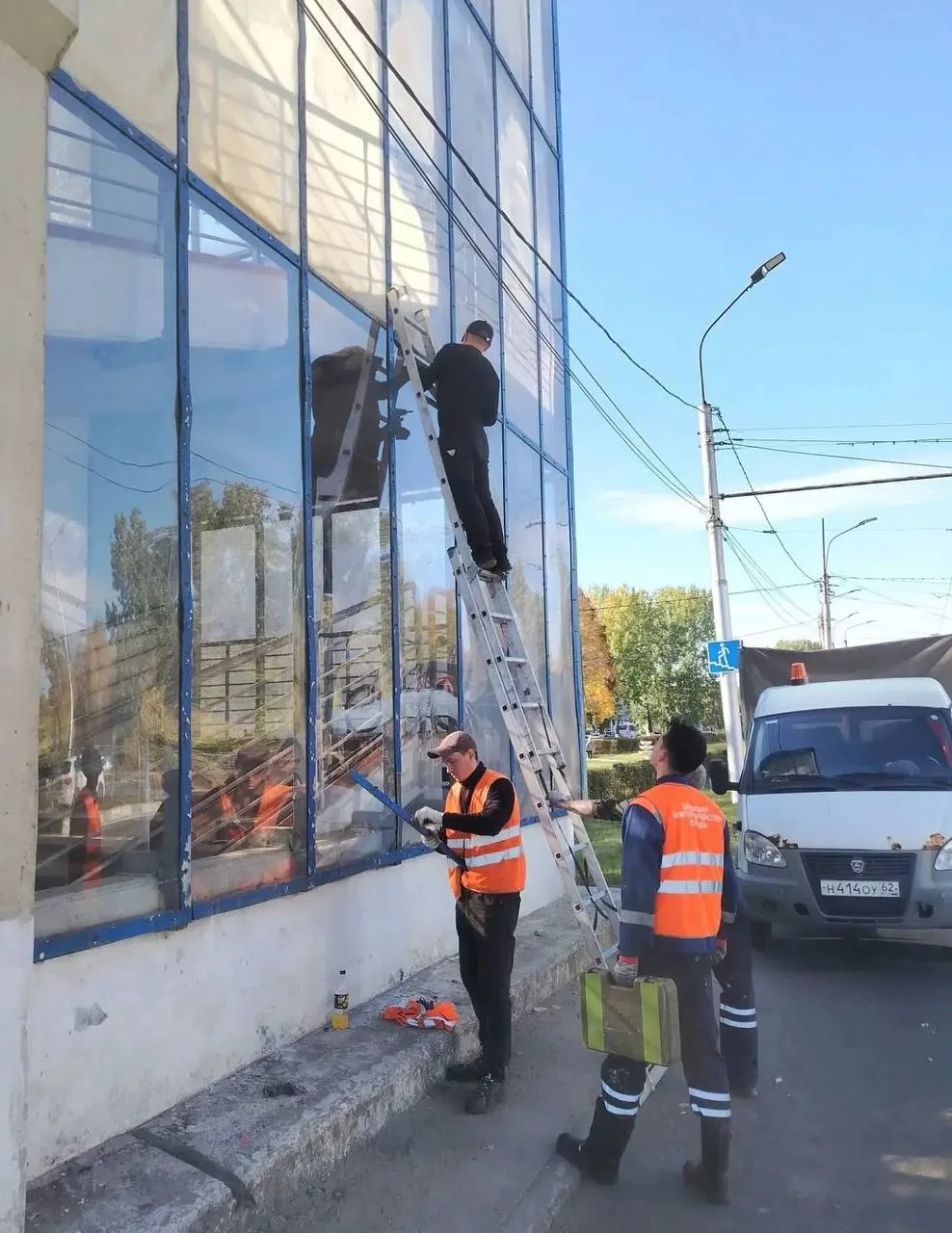 В Рязани ремонтируют пешеходный переход у таможни