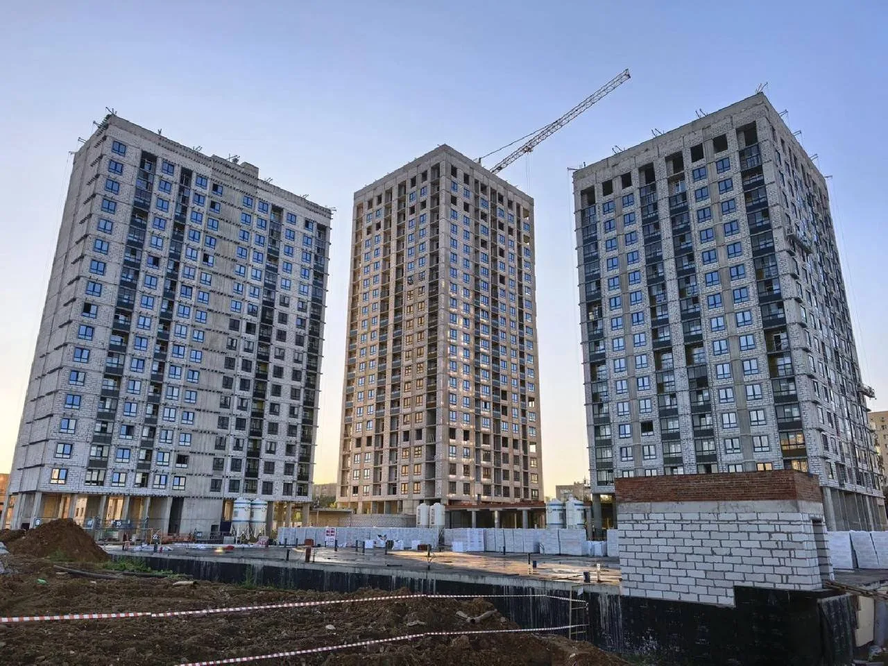 🏙️ В Королёве возводят новый жилой комплекс «Поколение Первых».