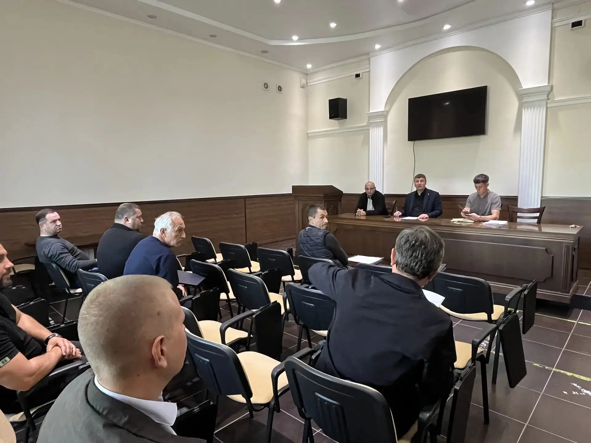 ♻️Вопросы правильной утилизации автомобильных покрышек обсудили в администрации Апшеронска