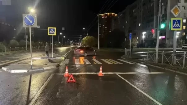 В Омске водитель иномарки сбил школьника на самокате