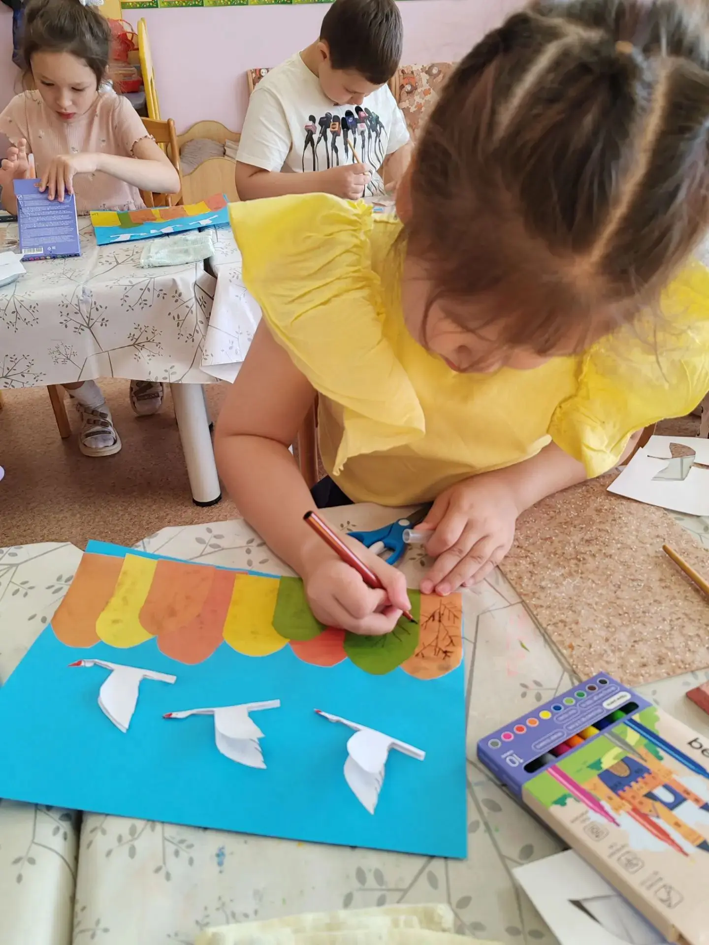 Улетают к югу птицы