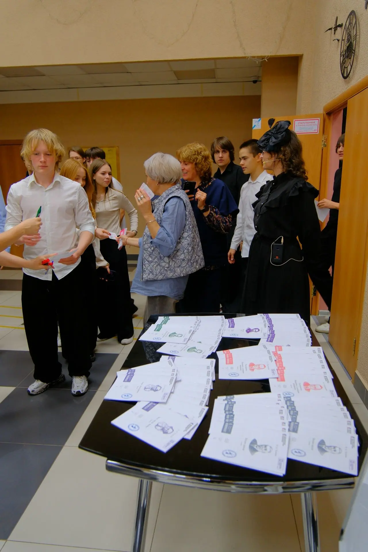 🤩 Сургутские библиотекари привезли в Нижневартовск классику без пыльных корешков