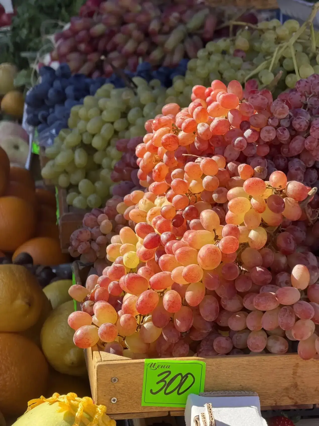 Друзья, немного яркого, кубанского рынка в ленту🍏🍓🍇