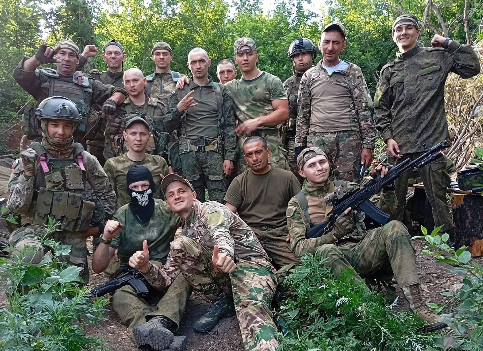 ⚡🇷🇺Каждый военнослужащий во время боя - брат, который не подведет и если надо взвалит...