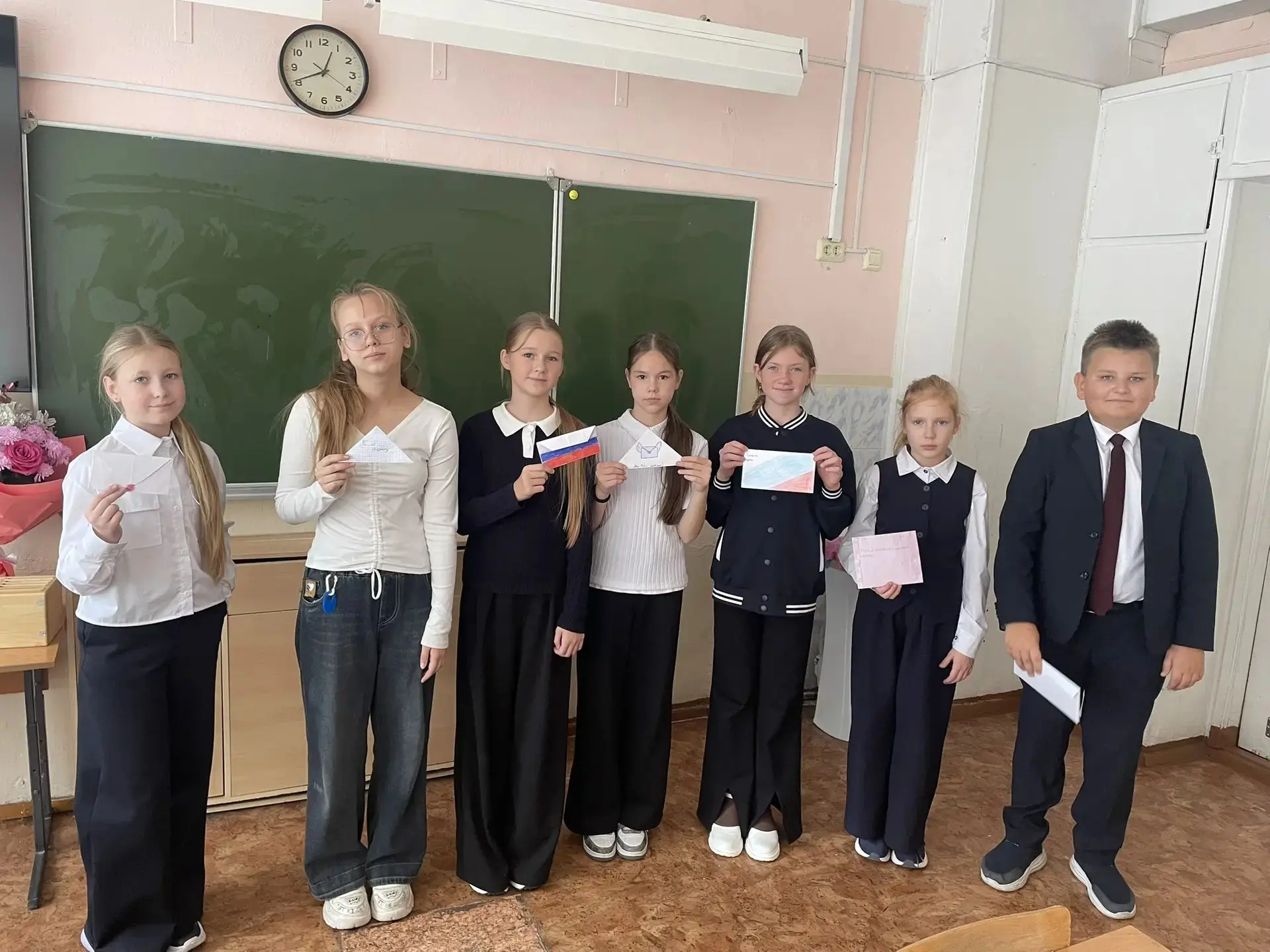 🎉 Ученики 5Б, 5А и 6А классов приняли участие во Всероссийской акции «Письмо солдату»! 🎉