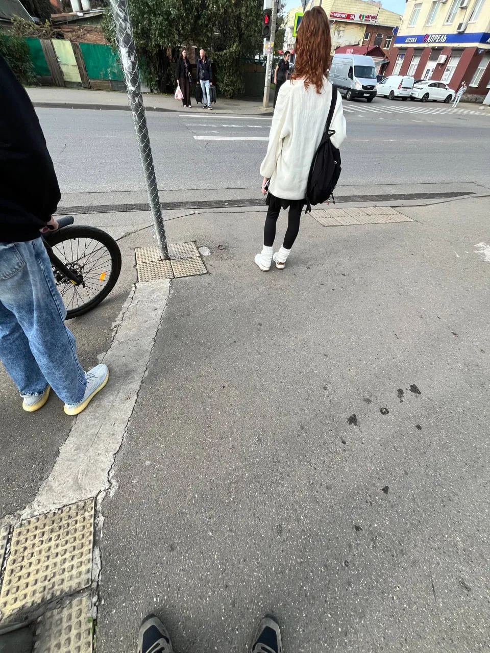 14.10 примерно в 11 часов, на декабристов, не успел подойти, найдись пожалуйста