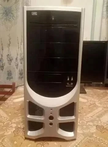 🔹 Офисный компьютер Foxconn 945GZ7MC Core 2 Duo с монитором.