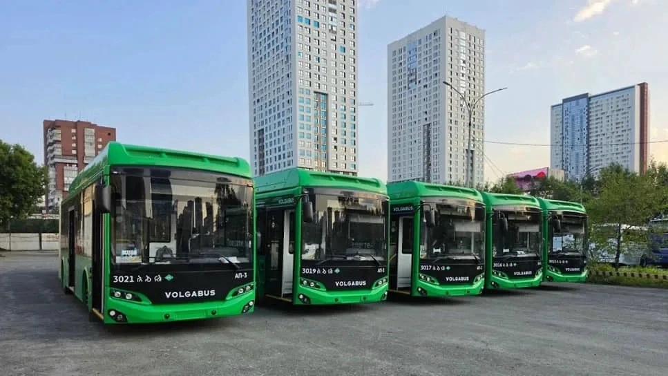 ⁣Три автобуса изменят схему движения из-за перекрытий.