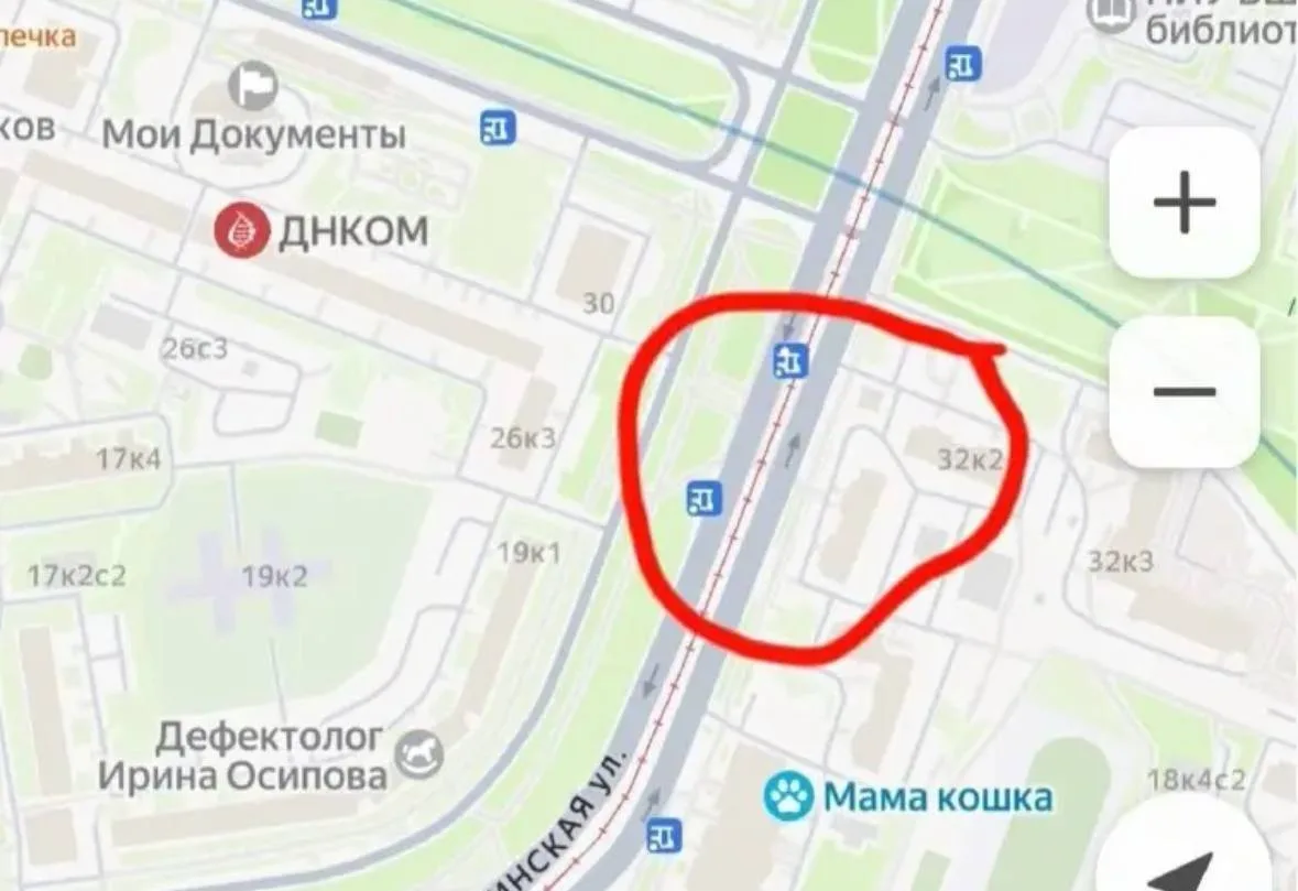 🚋 В Строгино трамваи помешали пешеходам перейти дорогу
