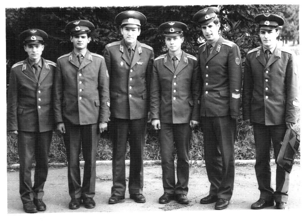 Завтра ровно 34 года  как я ✈️✈️✈️🪂✈️✈️выпустился из летного училища 💪🔥10.10.1992 -1...