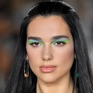 **🎨 Эпоха «чистой девушки» заканчивается: Милан вернул в макияж цвет**