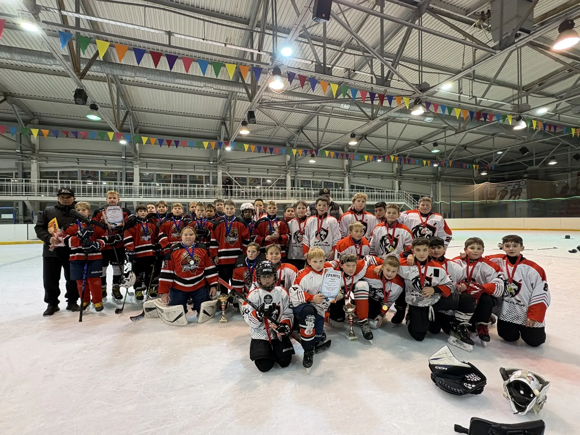 🏒 Сезон открыт: в Бугуруслане прошел хоккейный турнир «Золотая осень» 🥅🏒🍁