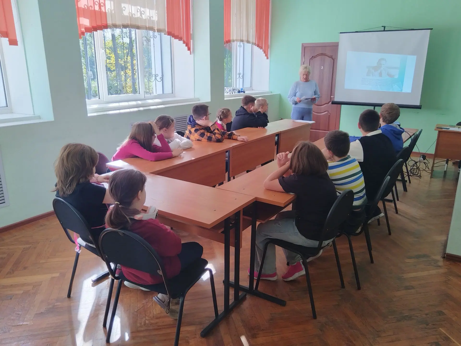В Доме детского творчества «Лира» прошло познавательное занятие, посвященное легендарно...