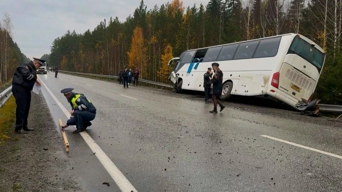 Два человека стали жертвами ДТП с участием легкового автомобиля и автобуса в Режевском ...
