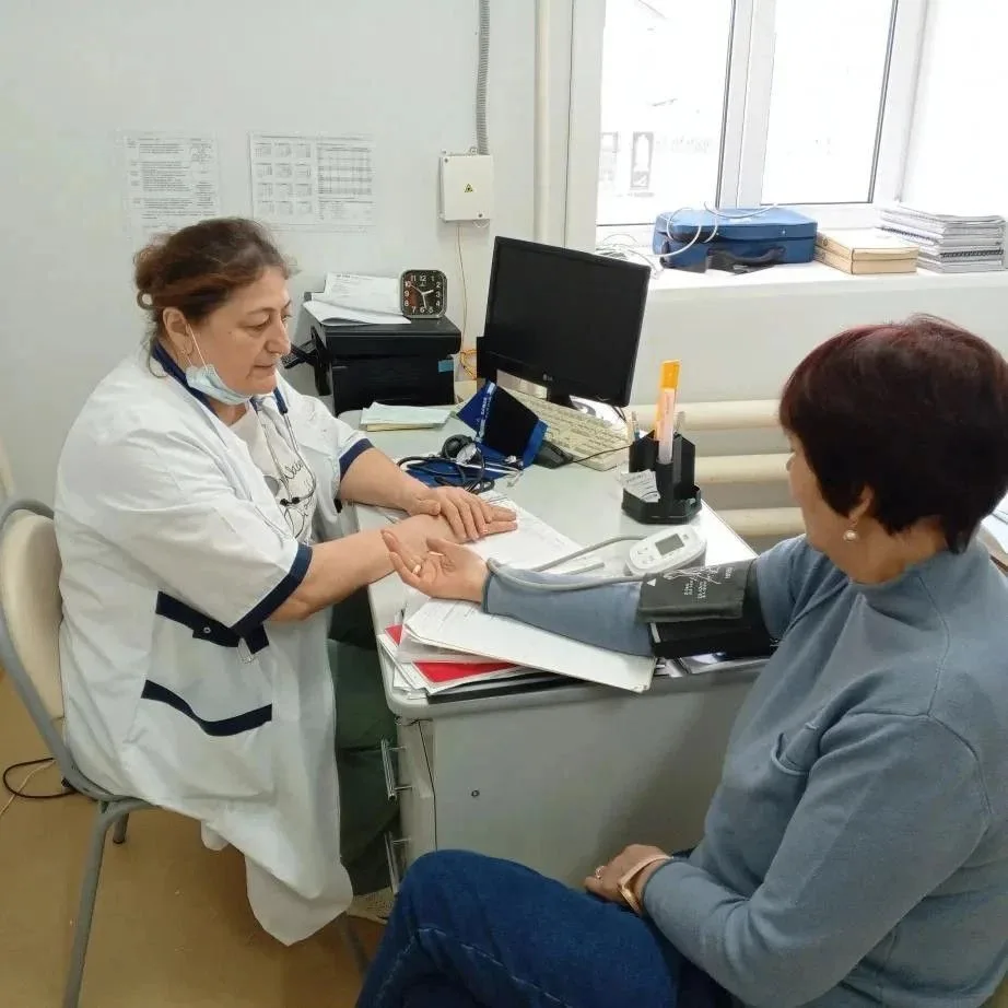 👩‍⚕️ В поселок Этыркэн прибыл долгожданный фельдшер