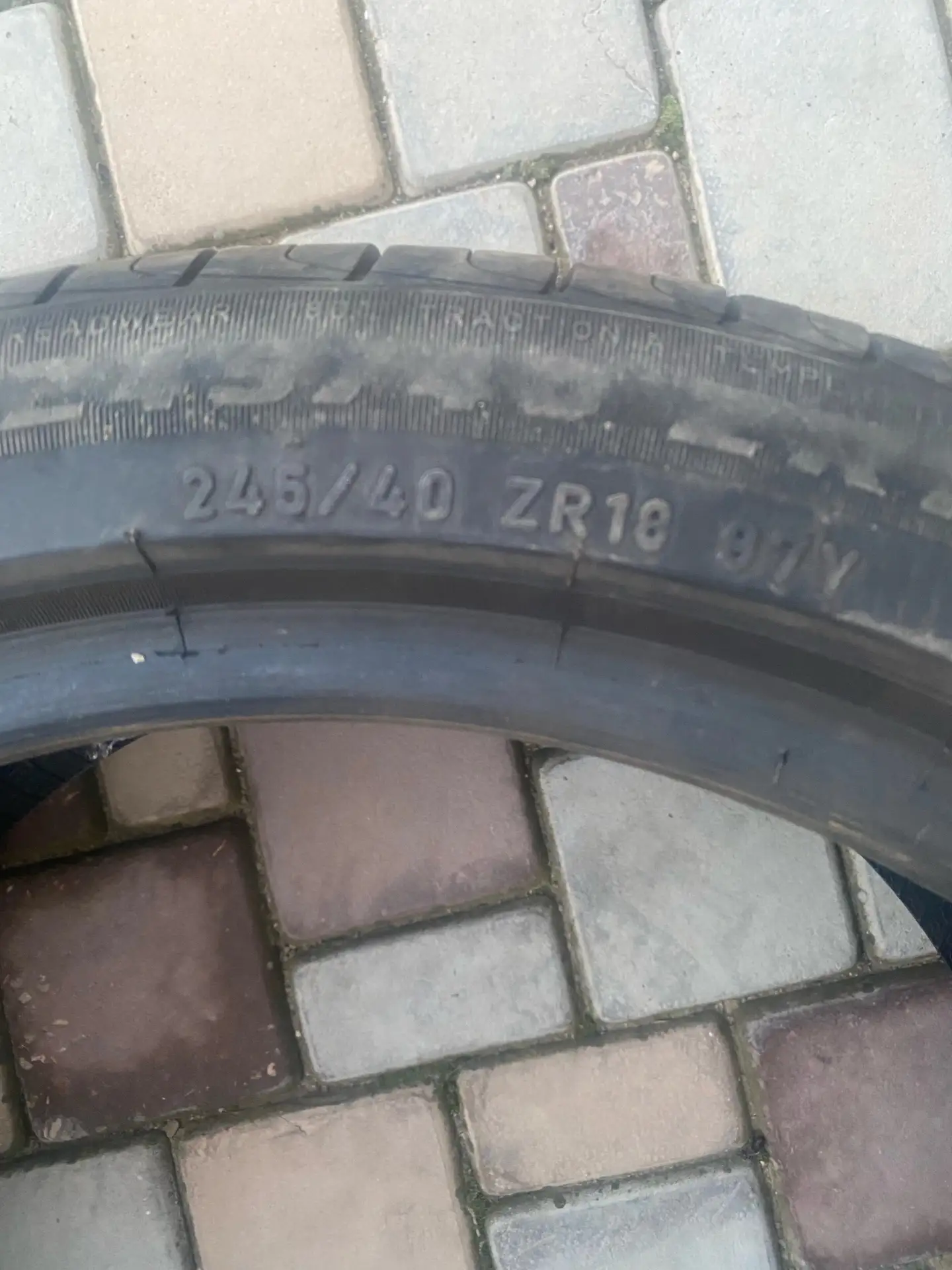 Продам летние шины, 4 шт., размер 245/45 R18.