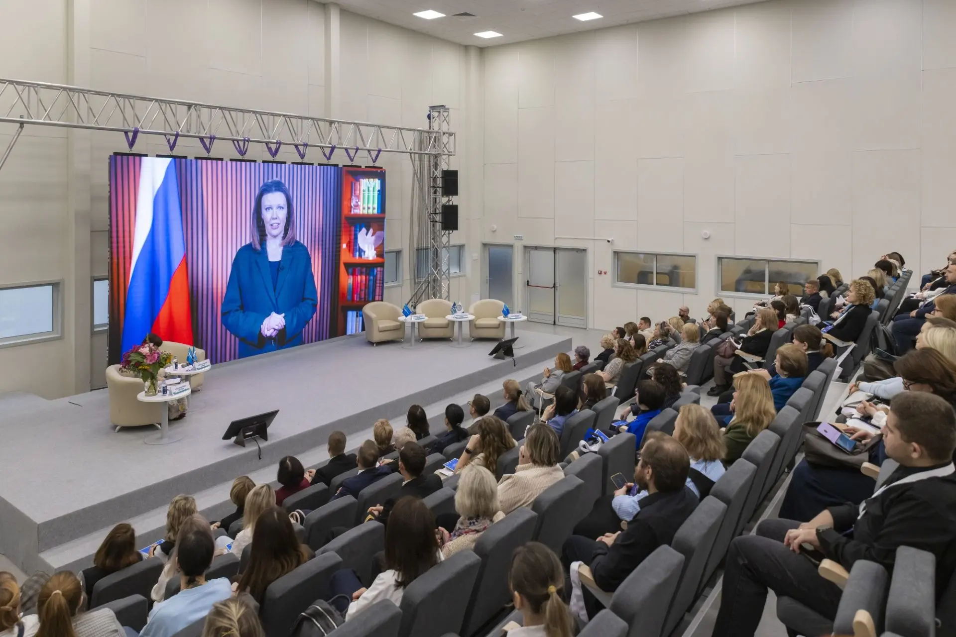 Фото
