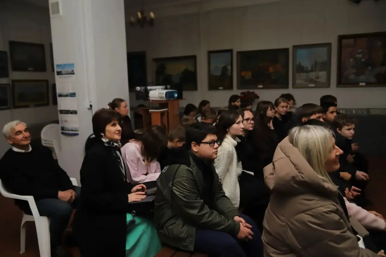 7 октября в картинной галерее МУК «ГКЦ» прошла программа «Неугасимый свет таланта», пос...
