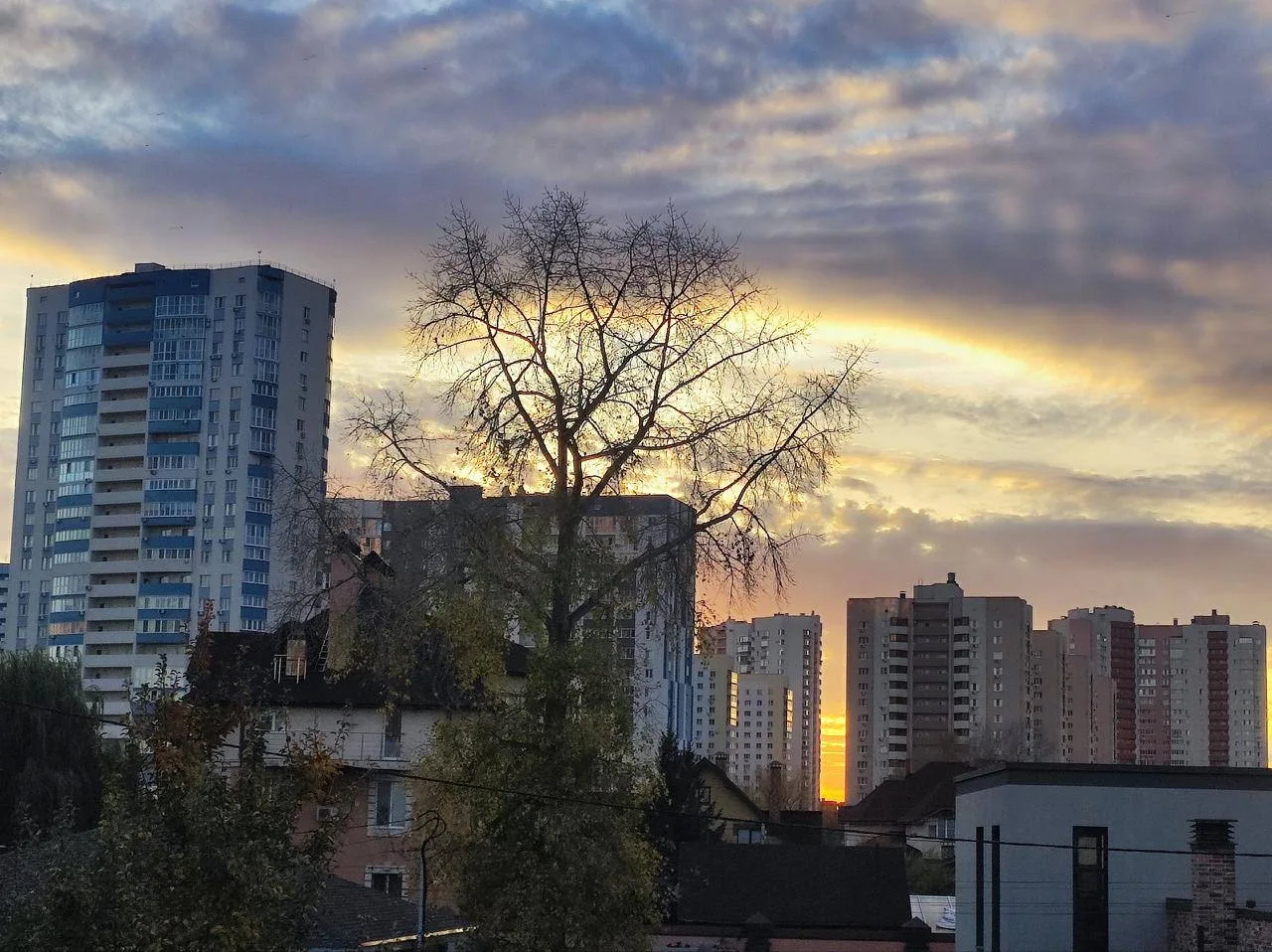 Сегодня вечером очень красивый закат.