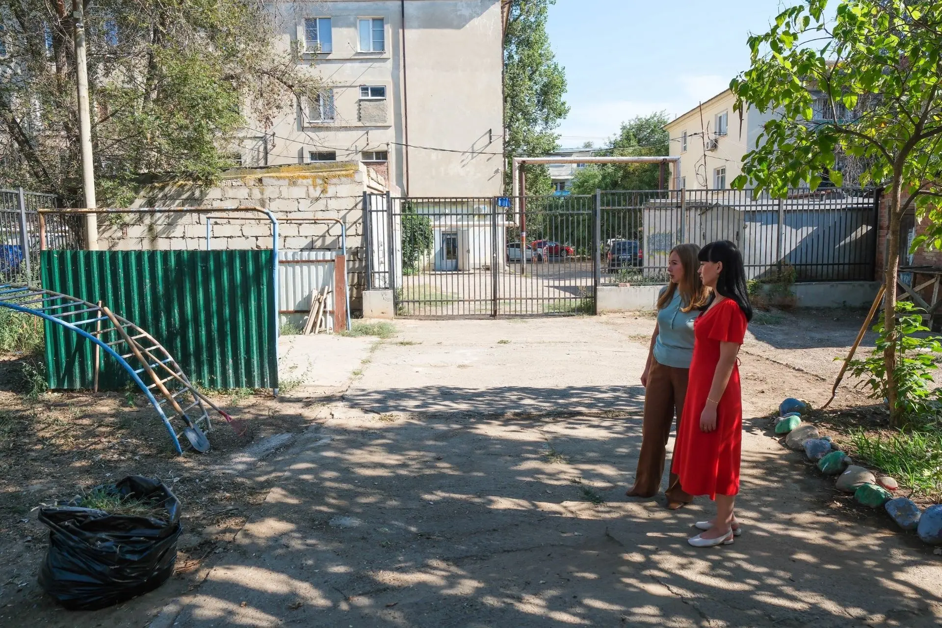 Лилия Иванова продолжает держать на контроле вопросы, поступающие от жителей и руководи...