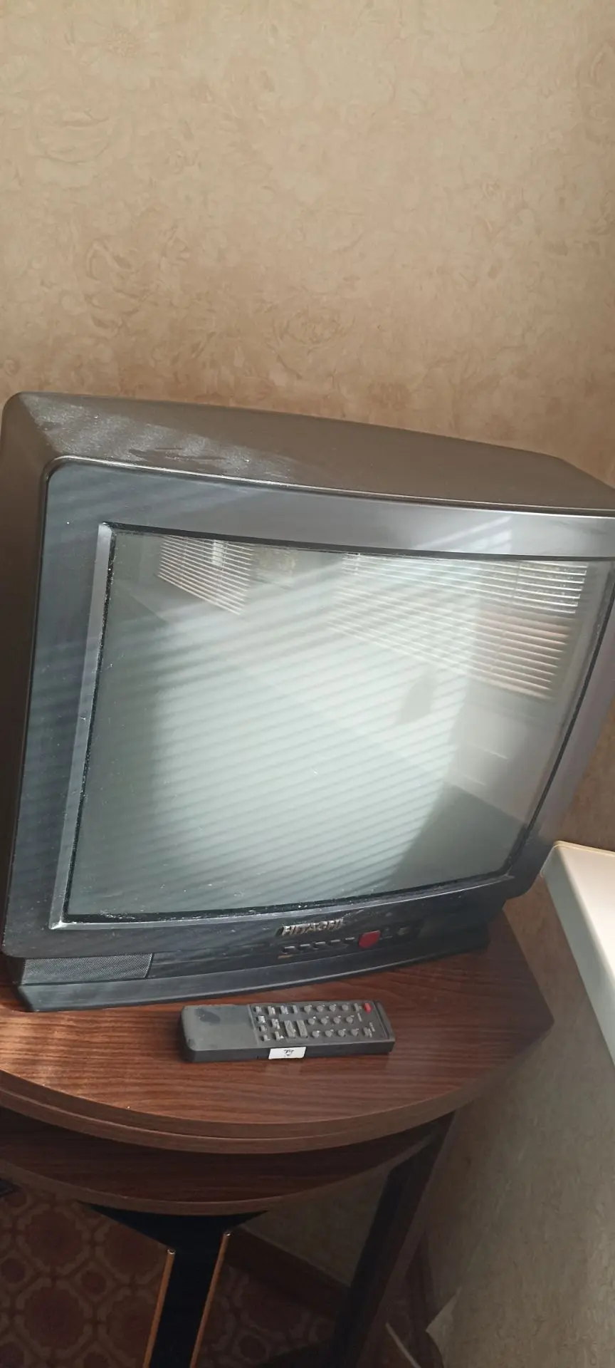 Продам телевизор Hitachi и sanyo на выбор, можно оба. Рабочие Цена за один 3000. Самовы...