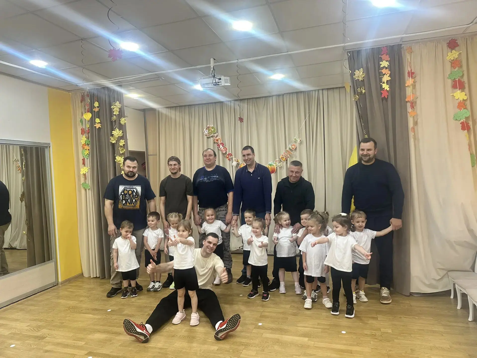 🏆 «Папа может!» — спортивный праздник в младшей группе, посвящённый Дню отца