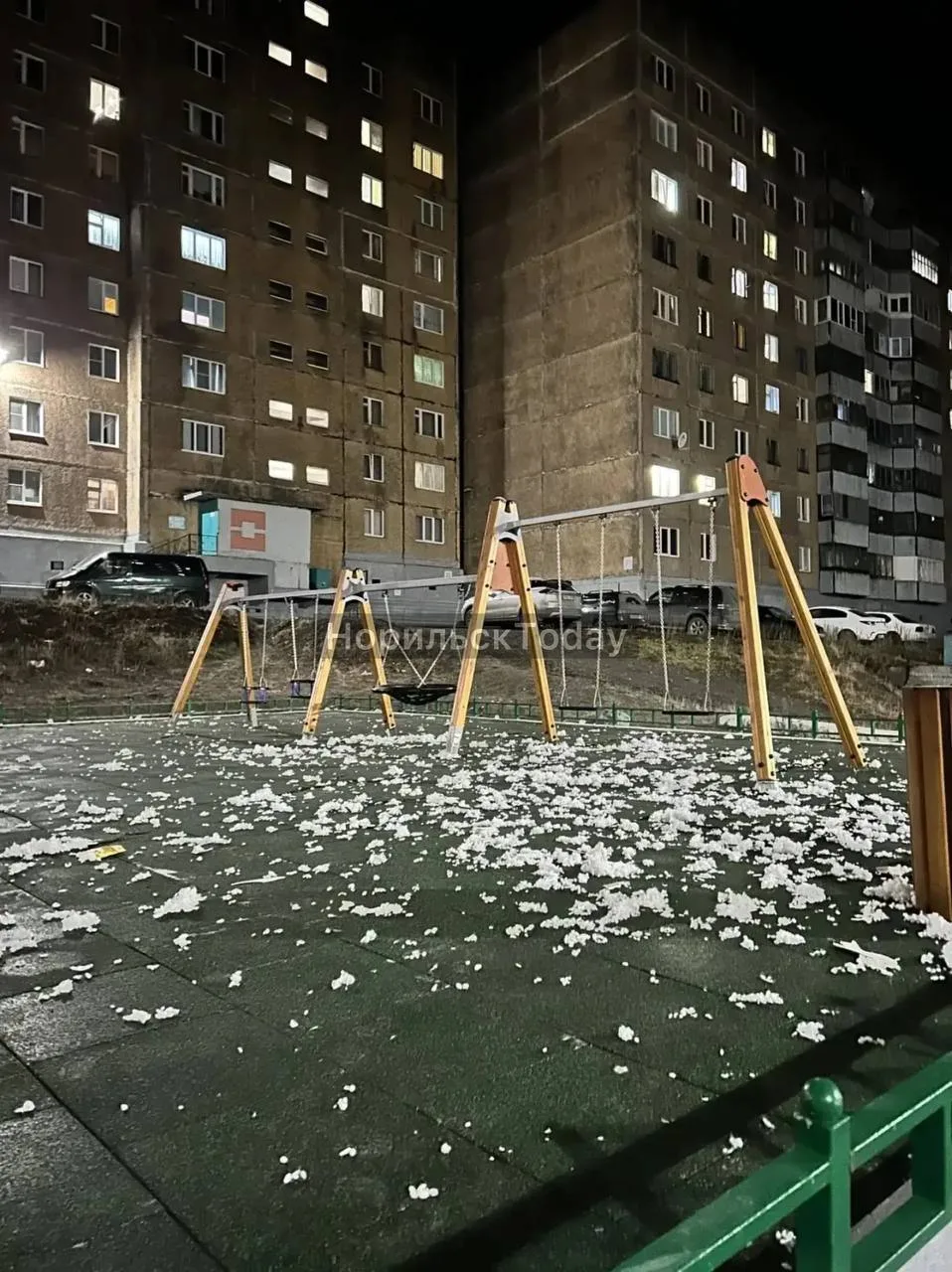 «Вот ваша площадка на Космонавтов, 12, за которой вы так тщательно следите из своих око...