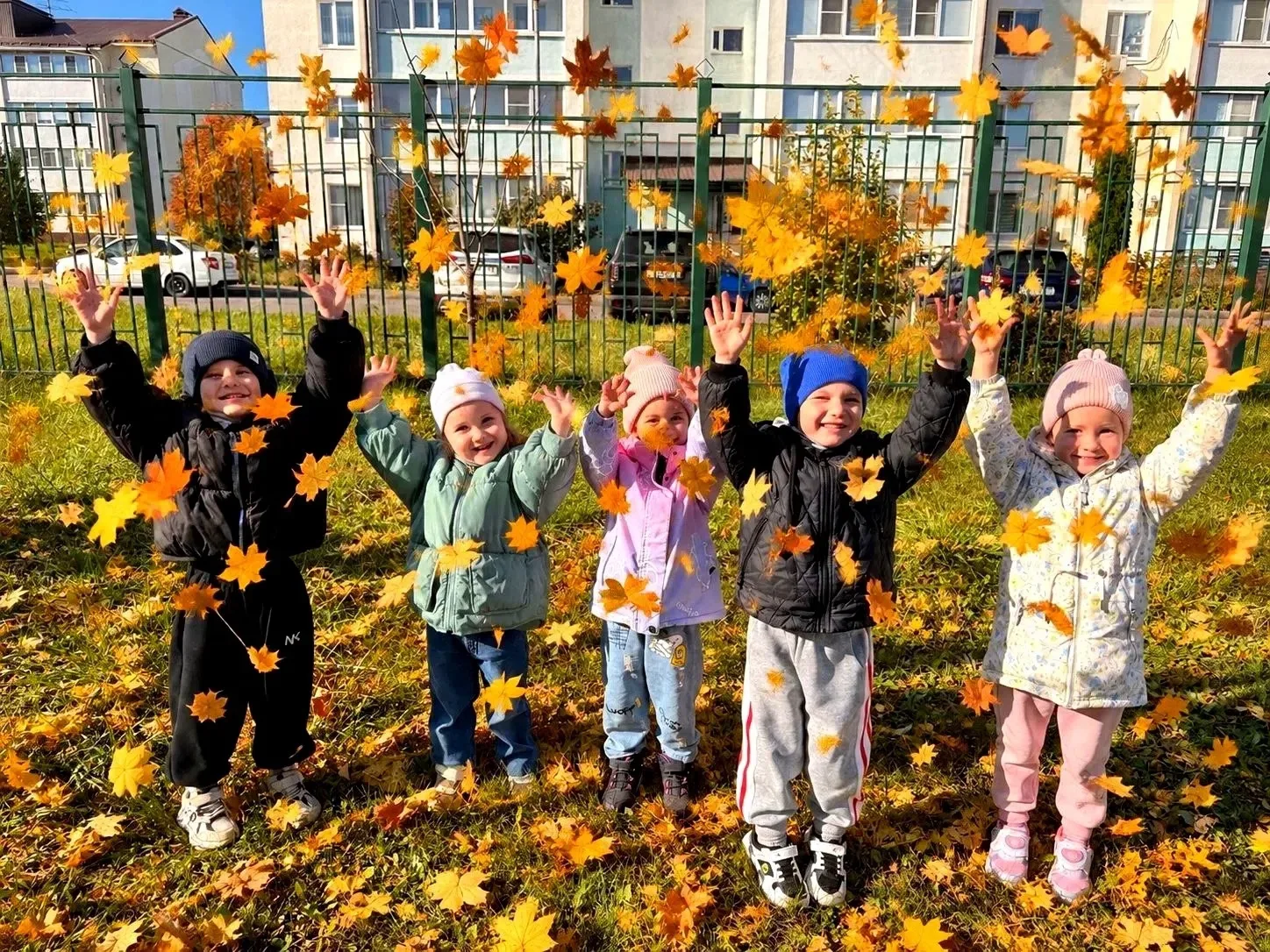 Осень 🍁 в детском саду 🏘: гуляем и развиваемся!