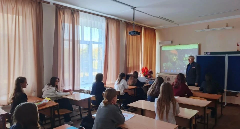 «Портрет Героя»: в школе прошёл конкурс, посвящённый Александру Потапову