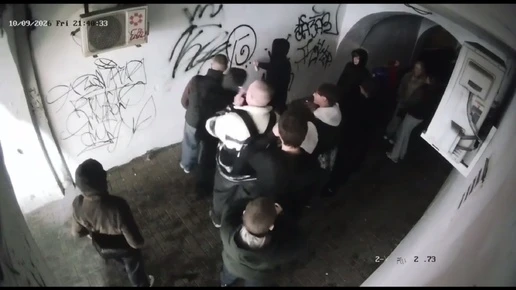 В Ярославле вандалы изрисовали арку исторического здания на улице Комсомольской