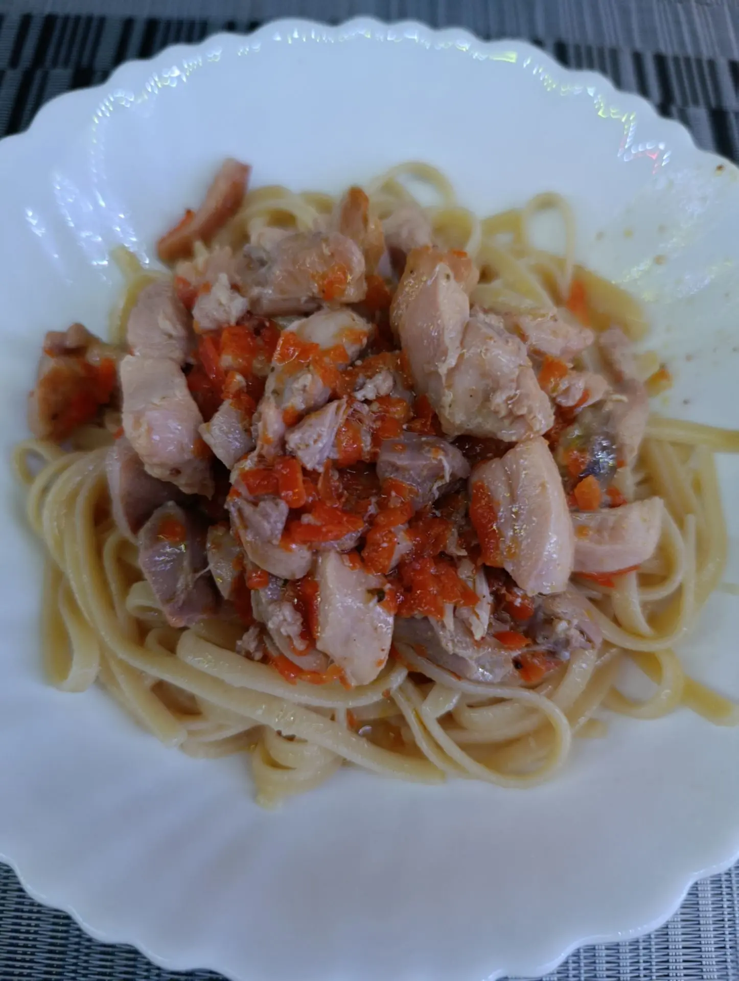 Всё, обед готов! Очень вкусненький! Так что мы с Есенькой будем обедать. Кто с нами? Пр...