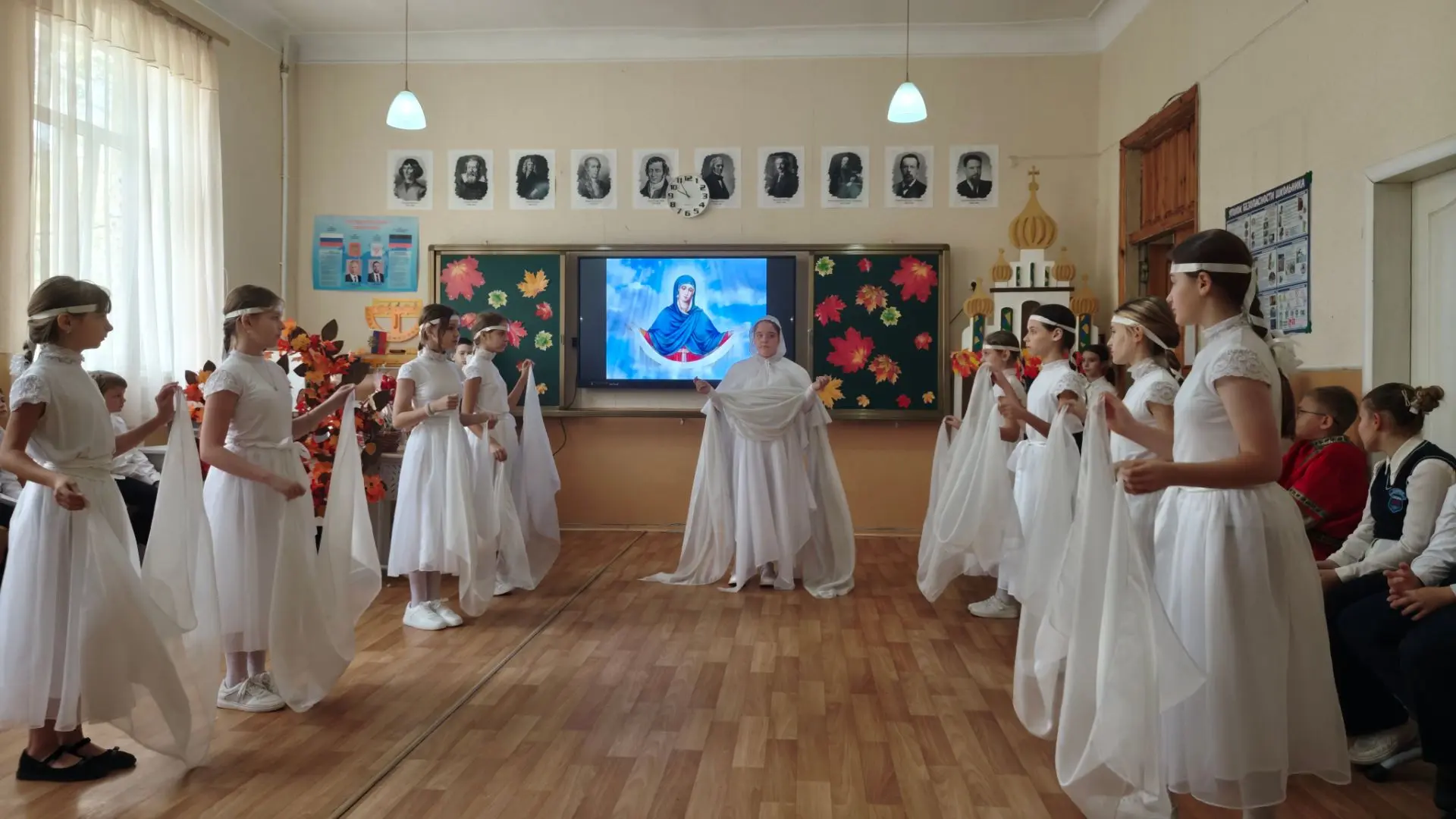 🙏✨14 октября весь православный мир празднует Покрова Пресвятой Богородицы. Праздник ус...
