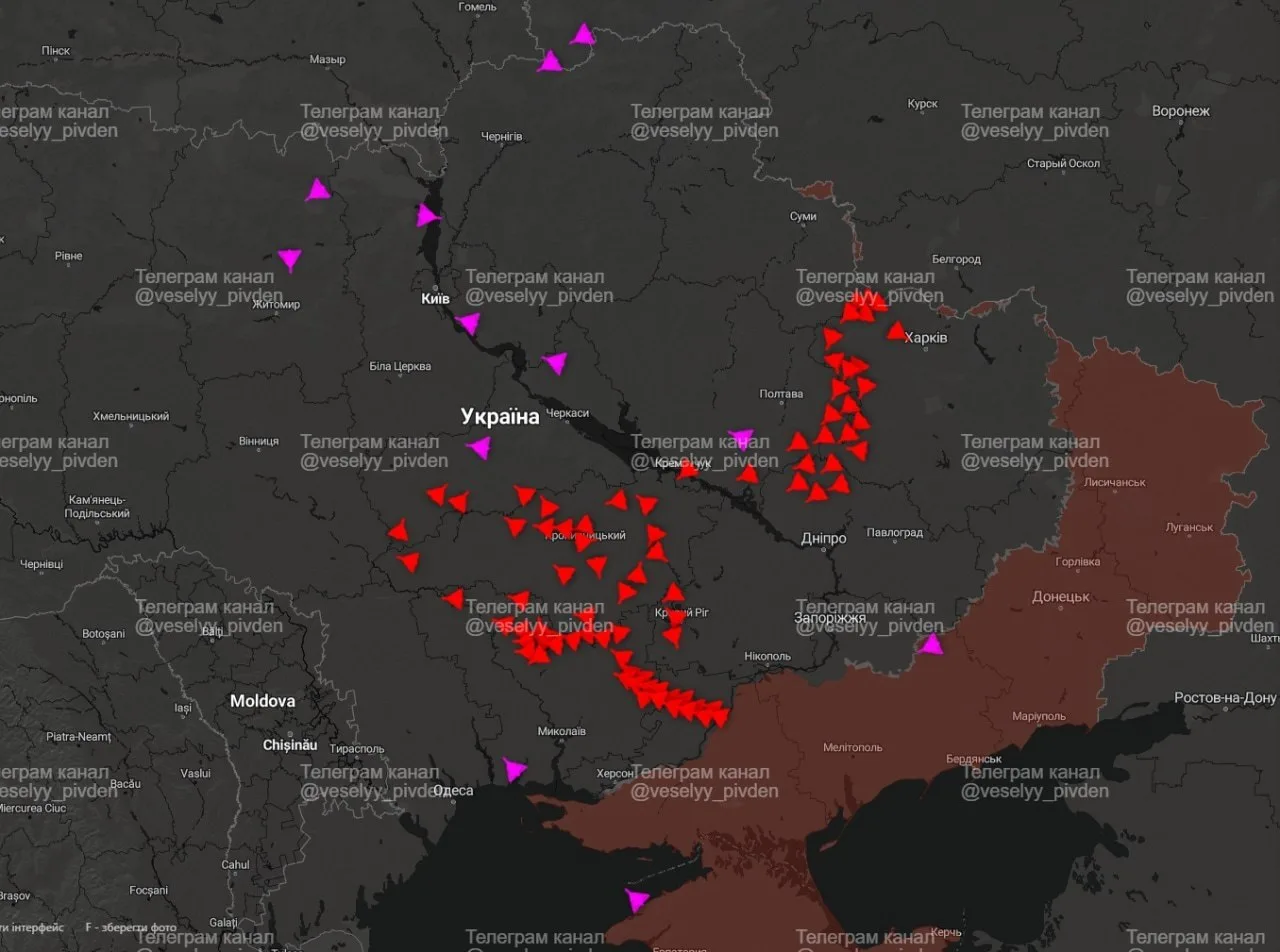 Обстановка в небе над Украиной в данный момент. Из-за высокой облачности, осложняющей р...