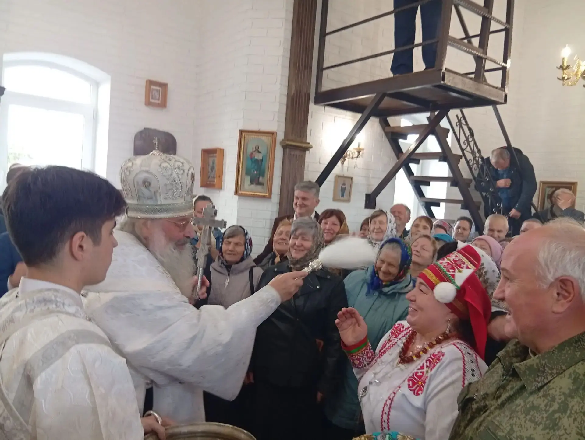 Сегодня в селе Бессоново Тетюшского района состоялось освящение Троицкого храма.