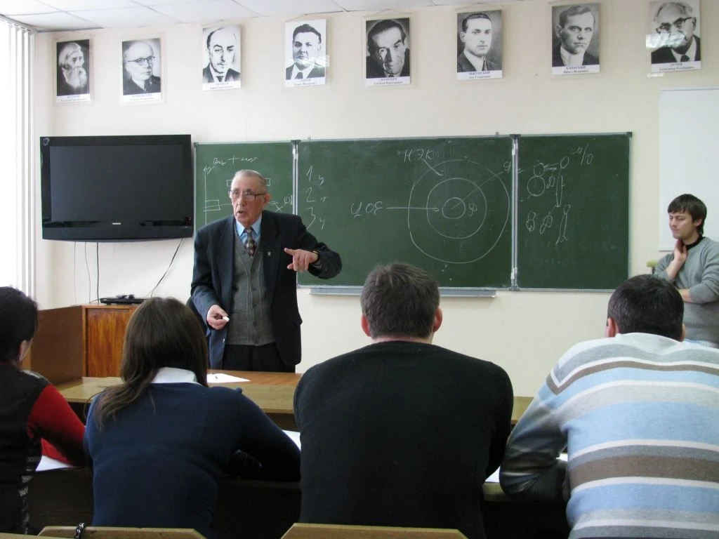 16 октября исполняется 90 лет со дня рождения Алексея Сергеевича Чернышёва – известного...