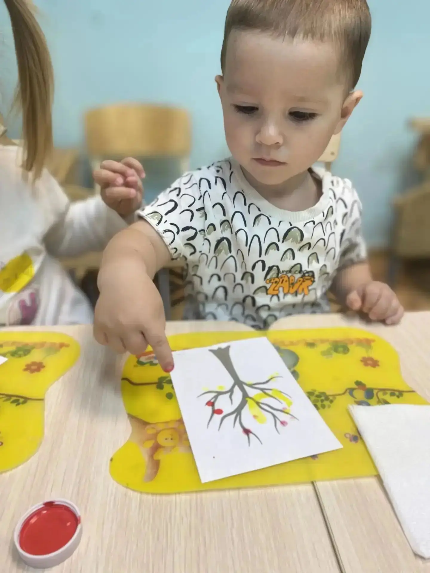 🎨🍂🍁В первой младшей группе «Фиксики» состоялось первое знакомство детей с волшебным ...
