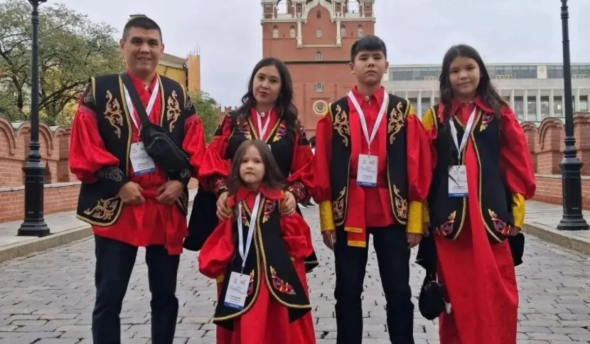 Семья из Хакасии взяла золото: Чебодаевы победили в конкурсе «Семья года 2026» в Кремле