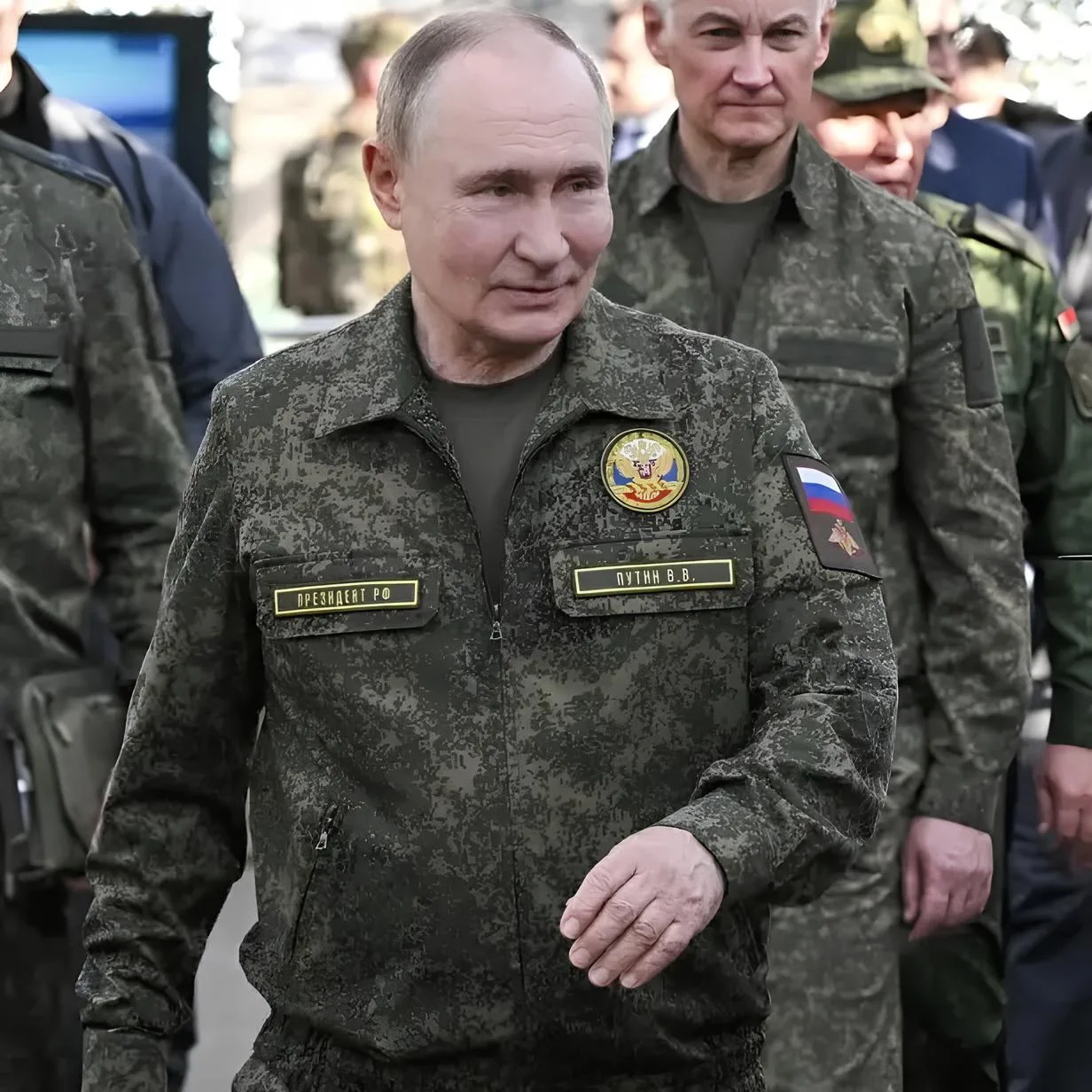 Уважаемый Верховный Главнокомандующий!