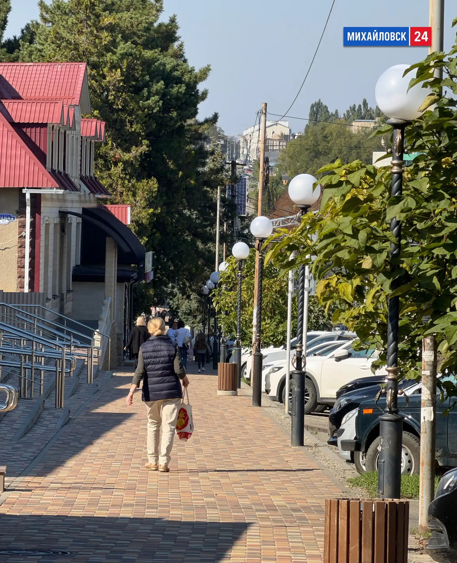 ☀️ Осень на улице Ленина. Солнце, ещё зелёные деревья и привычный городской ритм — тако...