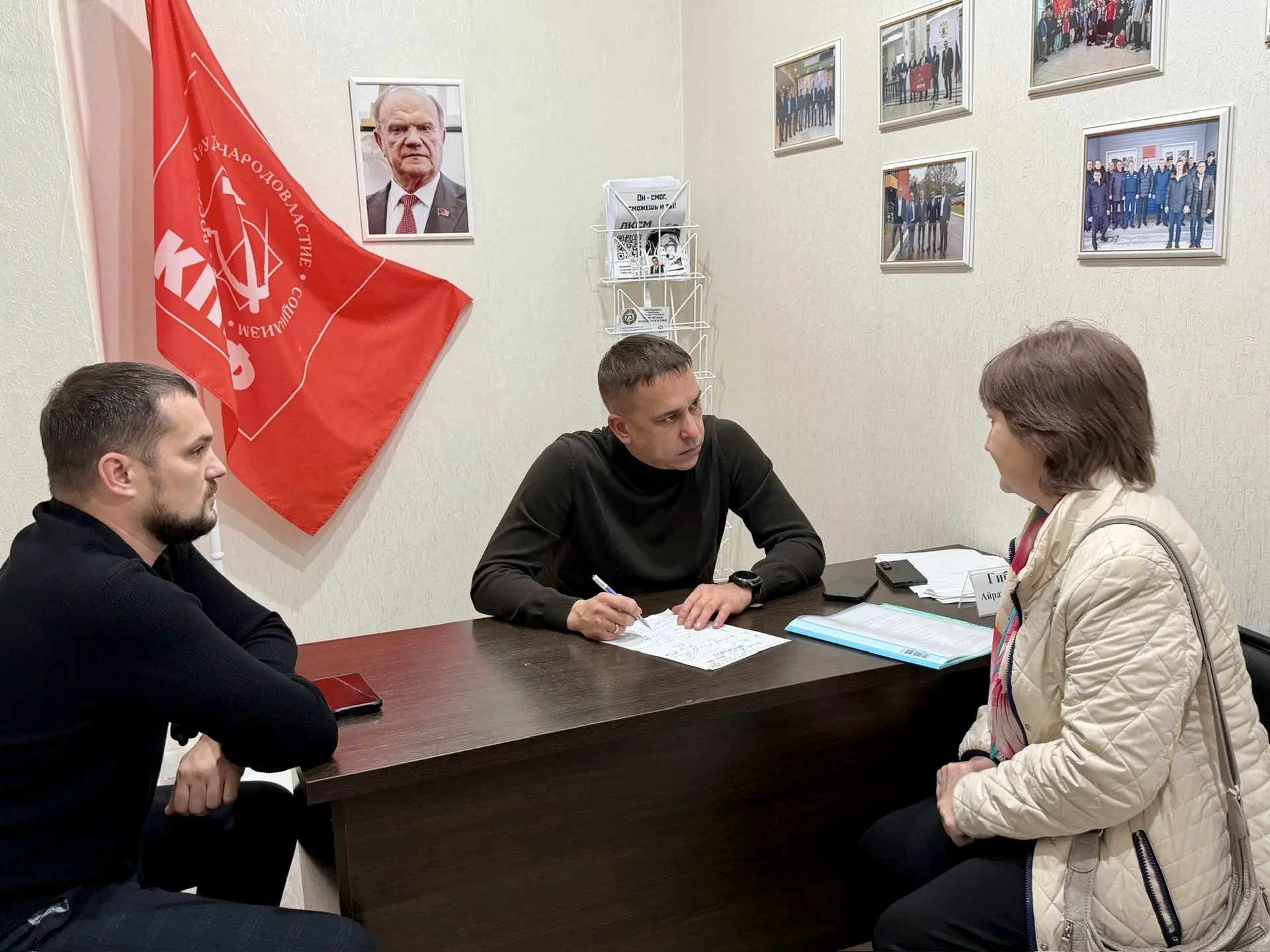 В Заволжском районе вместе с Антоном Шиловым провели приём граждан. Обсудили вопросы по...