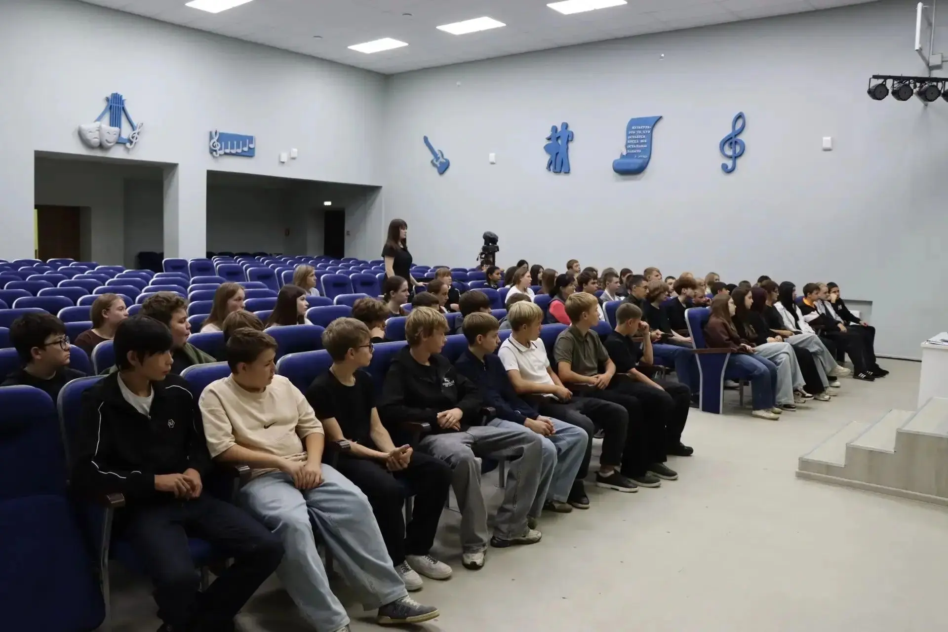 В Центре народной культуры им. Н.Р. Нагоевой прошла открытая встреча со школьниками «На...