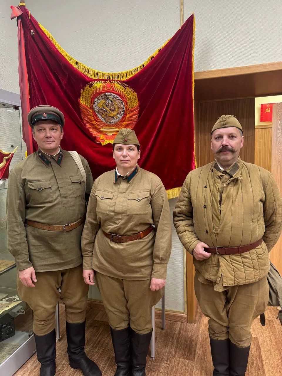 А вы часто встречаете посетителей музея в военной форме?