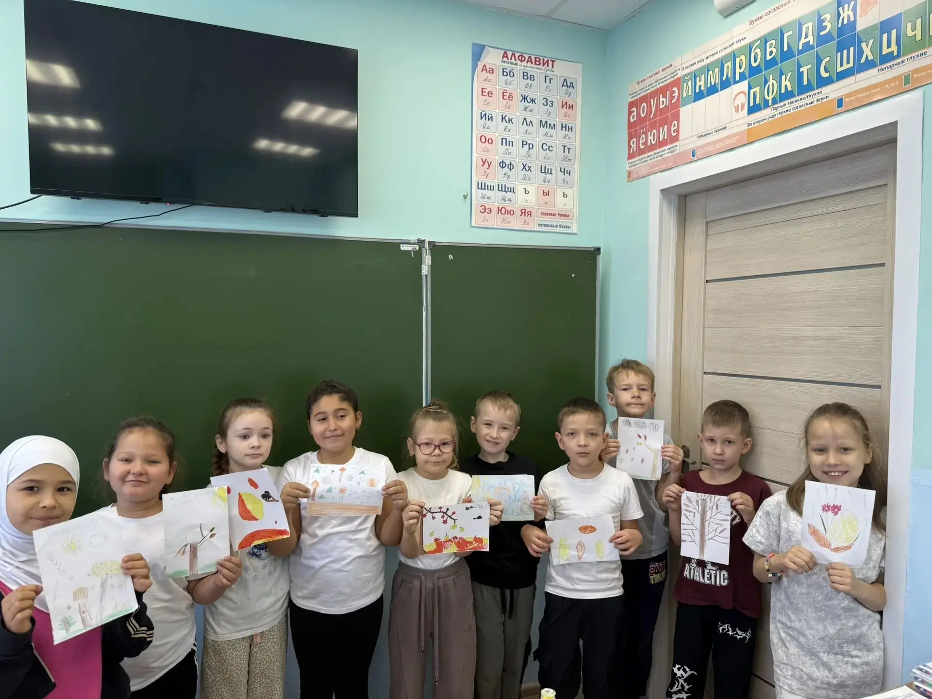 📍Сегодня, 8 октября в нашей школе состоялся классный час в рамках проекта Орлята Росси...