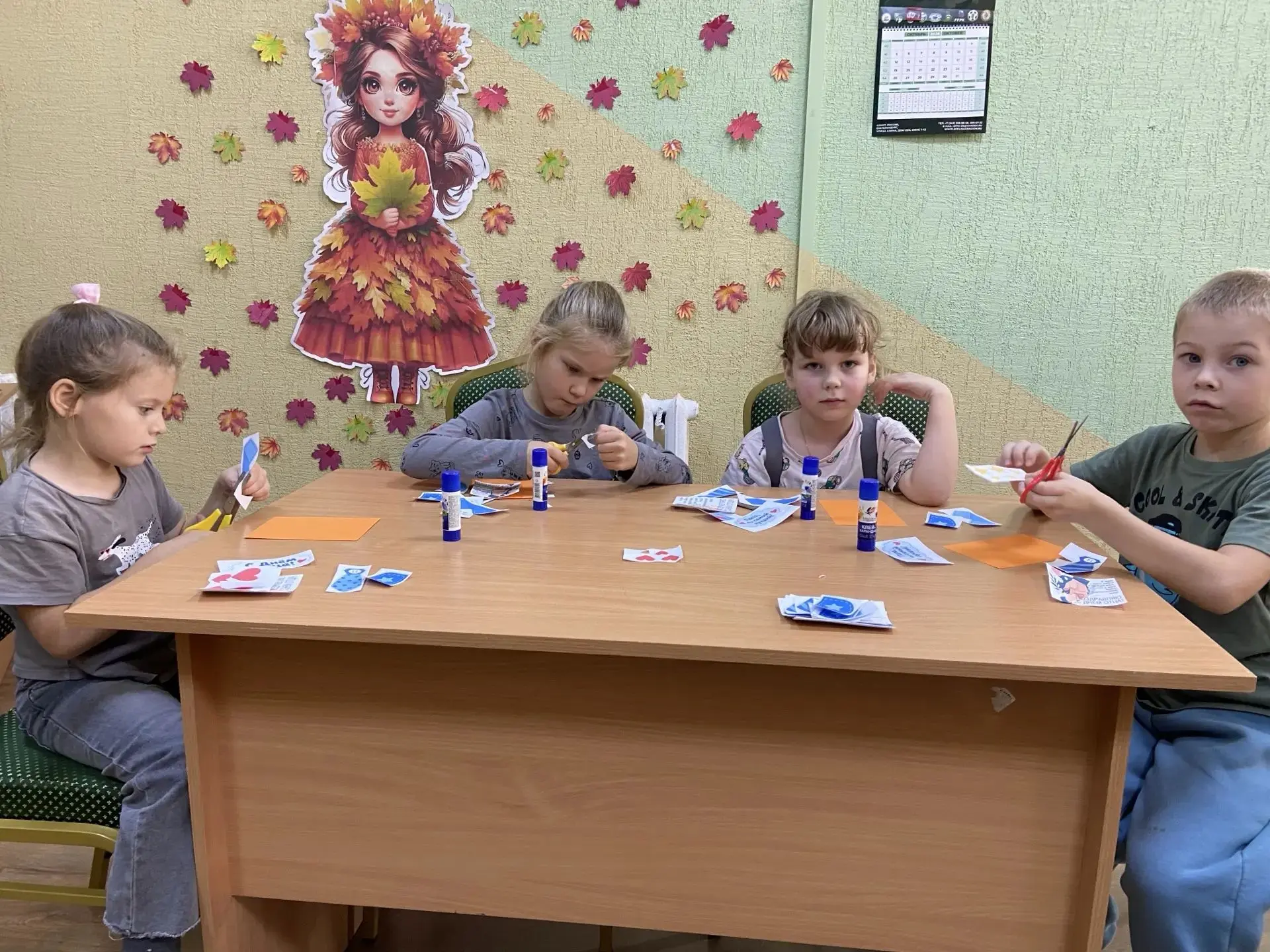 Папа, ты лучший!»: в Обуховской библиотеке прошел праздничный мастер-класс ко Дню отца