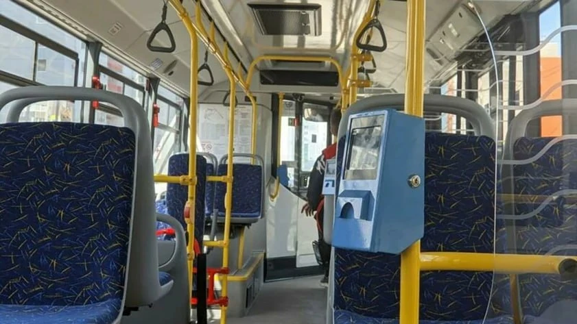 В Барнауле в маршрутке мужчина напал на девушку — полиция проводит проверку