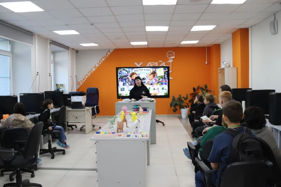 🧑🏼‍🏫 Путь в профессию: более 2000 школьников Хабаровского края погрузились в мир выс...