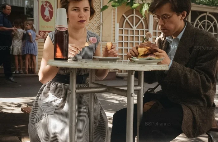 Ленинград, СССР, 1960 год. Неизвестный автор. Данная версия изображения представляет со...