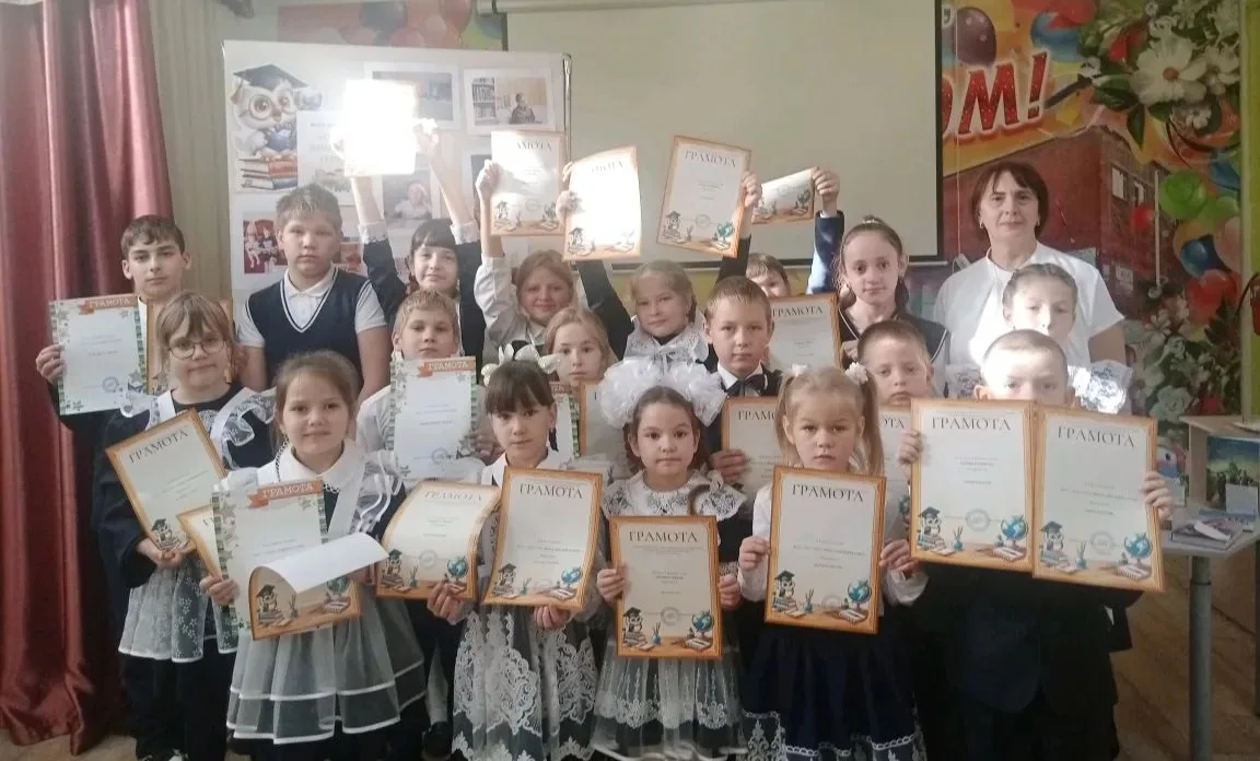 ✨ Продолжается месячник школьных библиотек, и сегодня день был посвящен конкурсу стихов -