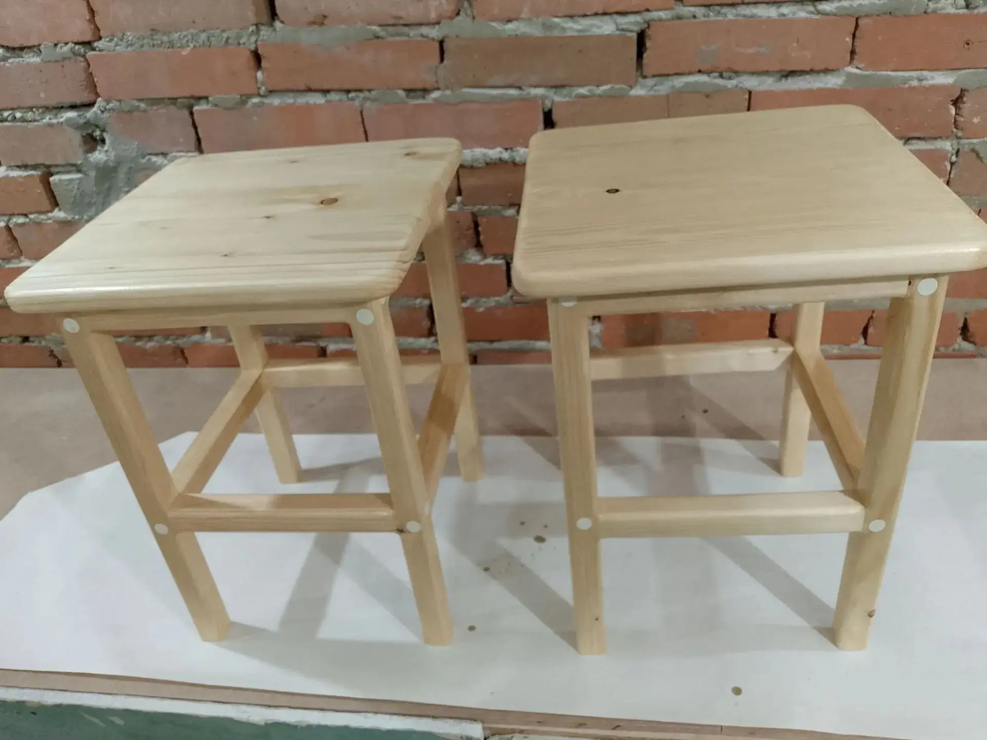 Табурет для кухни из массива сосны 1800₽шт.89950361825